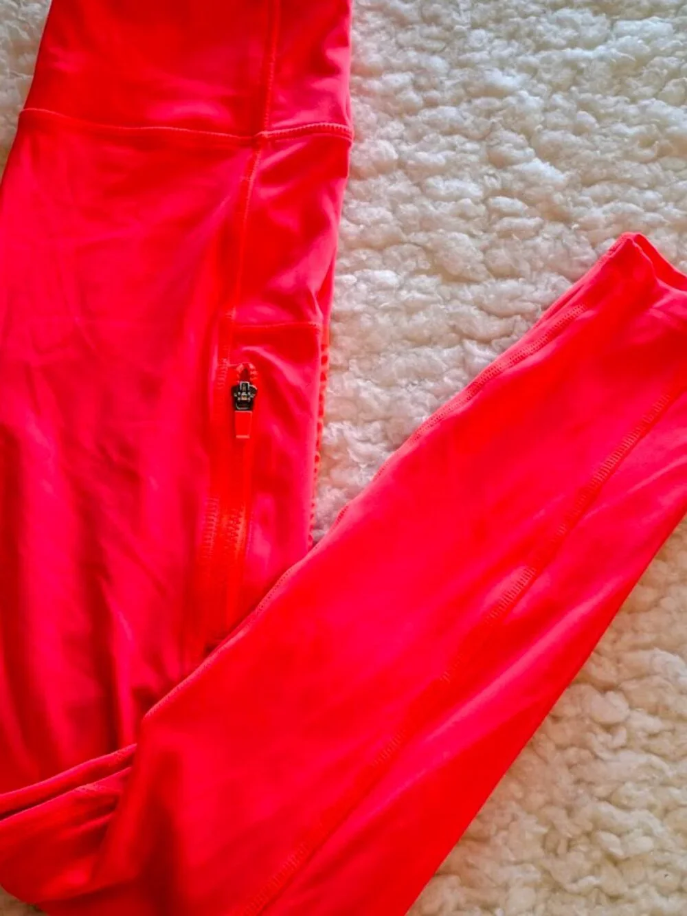 Fabletics Motion365 Bright Orange Leggings with Side Pockets – Size Small